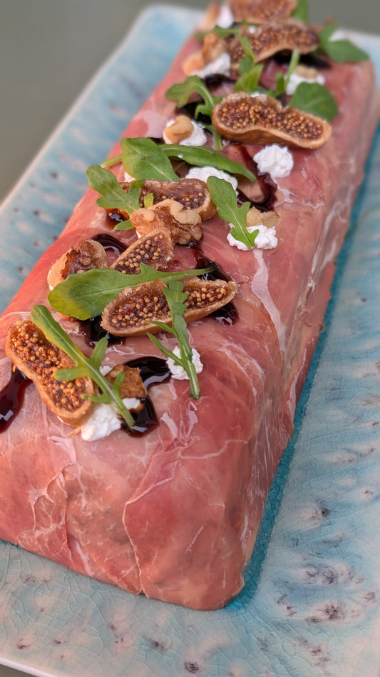 Bûche Apéritive au Jambon Cru - Figues - Noix - Roquette